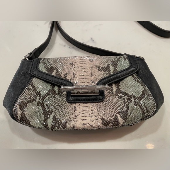 Aimee Kestenberg Crossbody Bag with Snakeskin Look Details - Picture 3 of 9